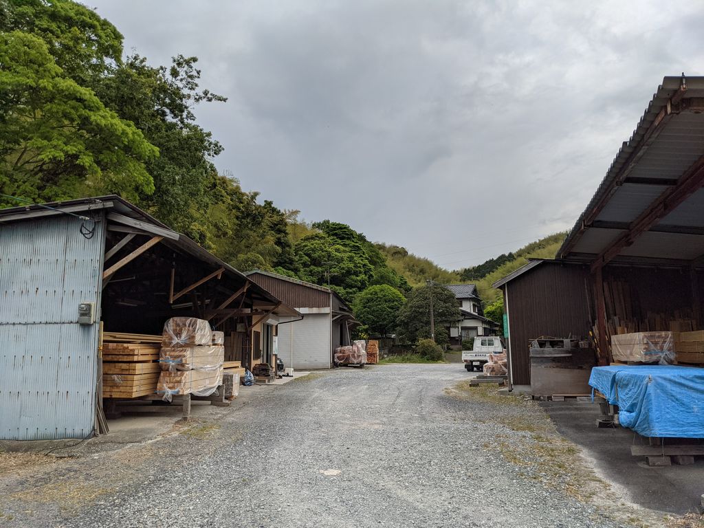 セルフビルドで家を建てる！素人が材木店を探してみる。