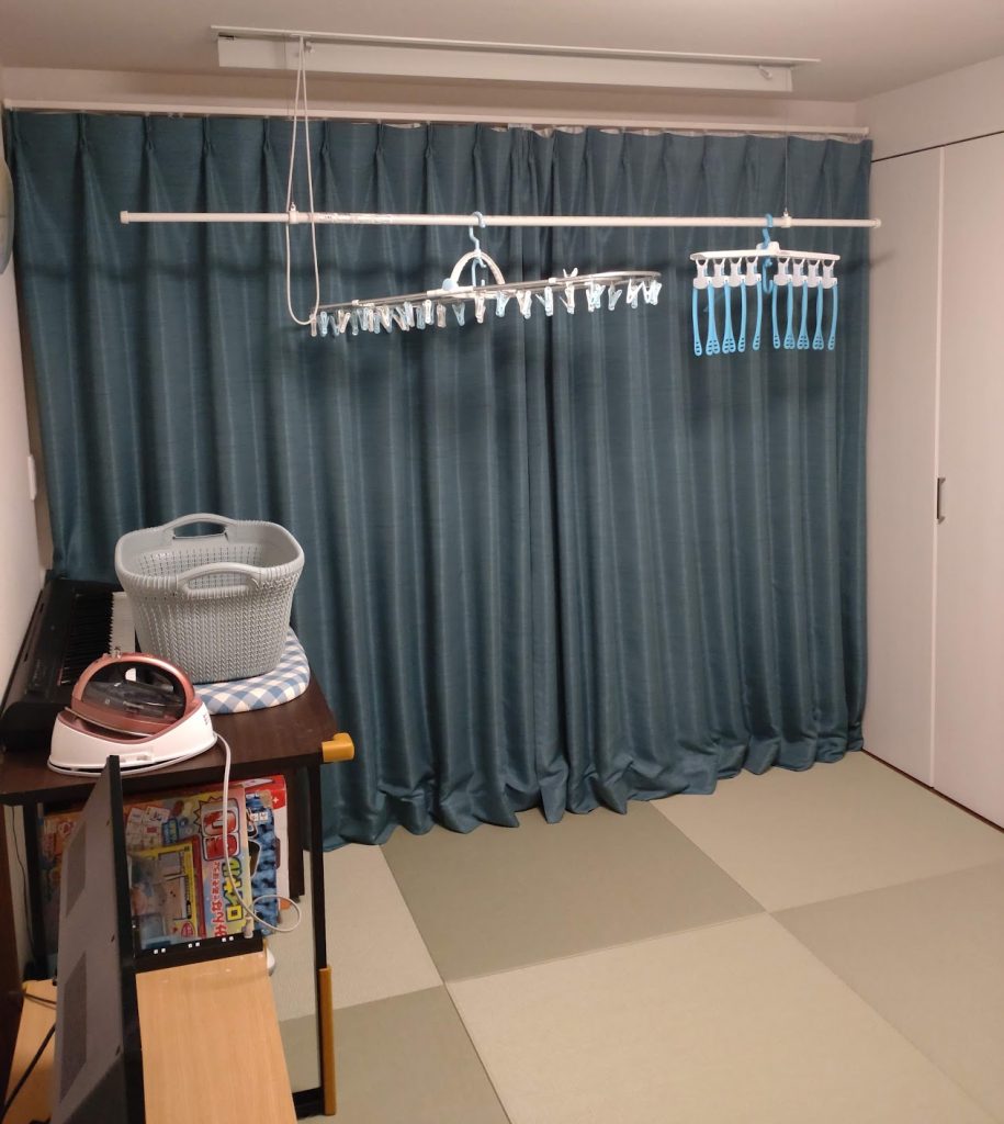 和室兼子ども部屋に机を動かすこともできる