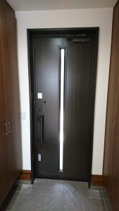 住友林業の標準の玄関ドア（リクシル製）